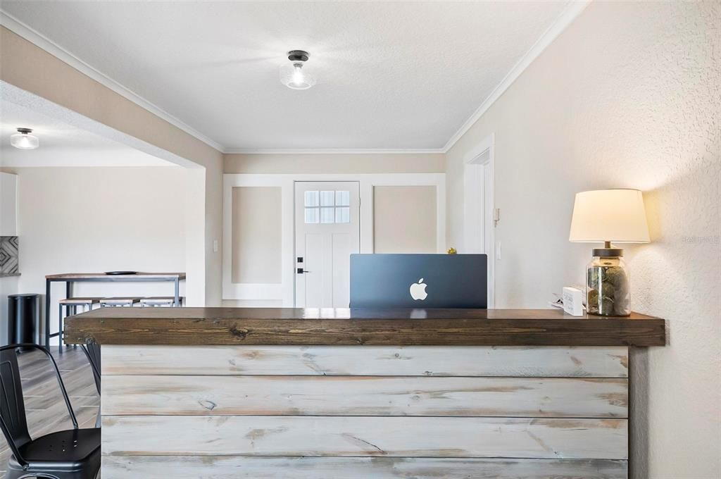 Home Office, Interior