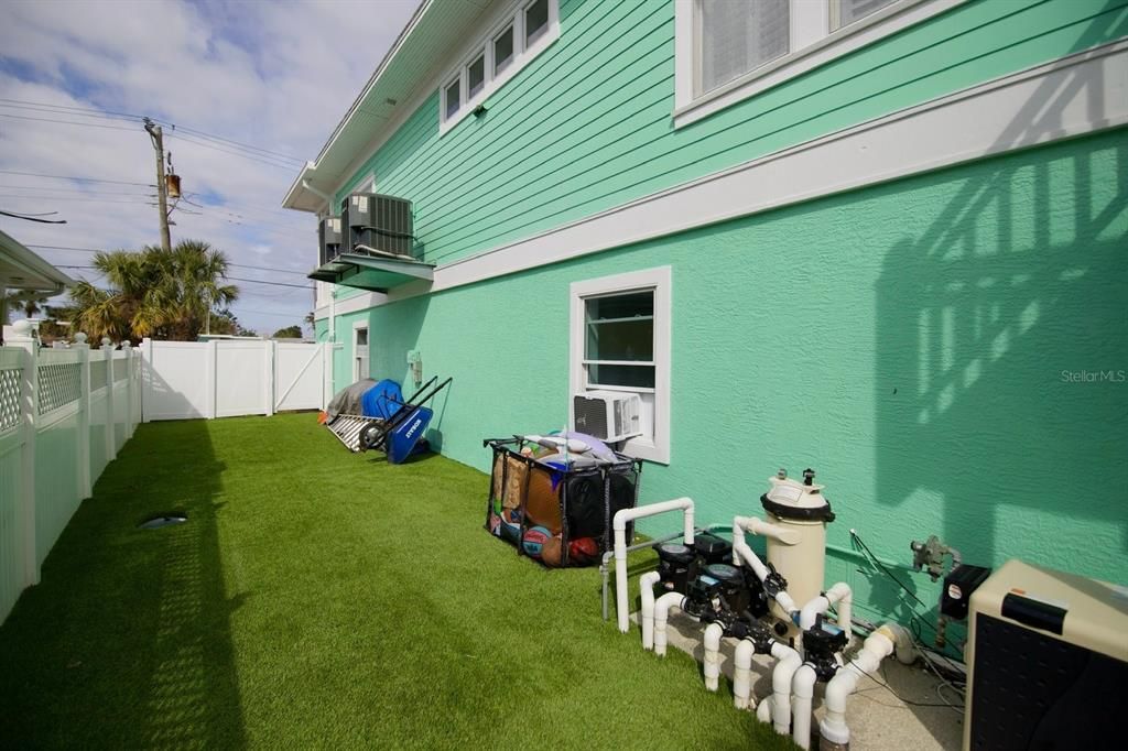 Backyard, Exterior