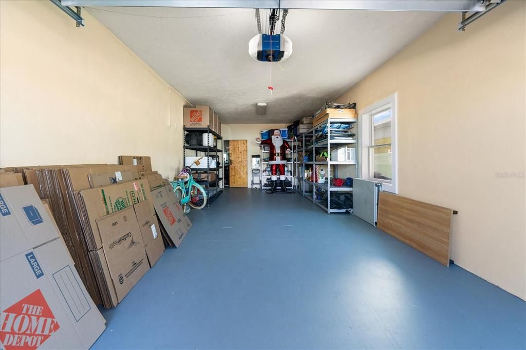 Garage, Interior