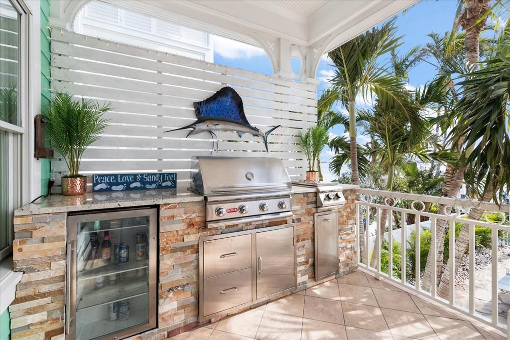 Exterior, Outdoor Kitchen