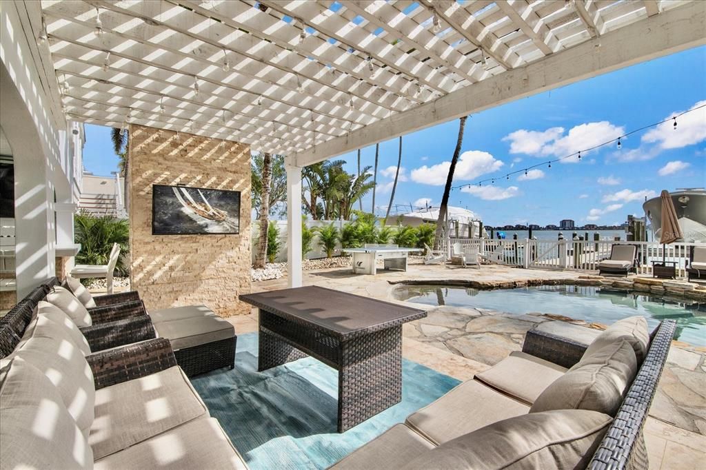 Exterior, Pool, Water