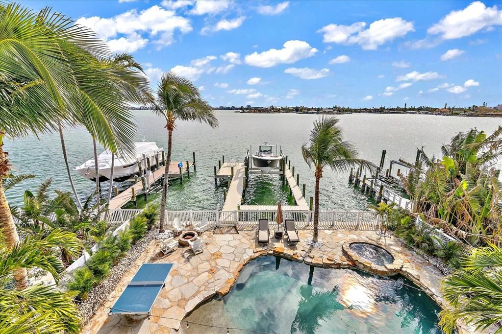 Exterior, Pool, Water