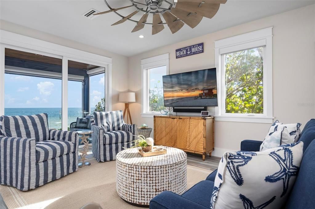 Interior, Living room, Recessed Lighting, Water