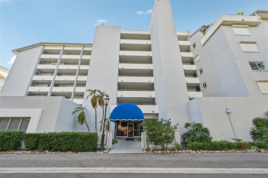 Exterior, Facade, Condo Building