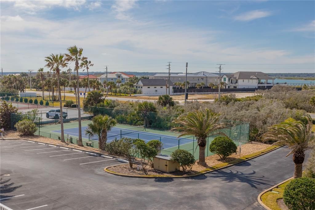 Exterior, Tennis Courts, Water