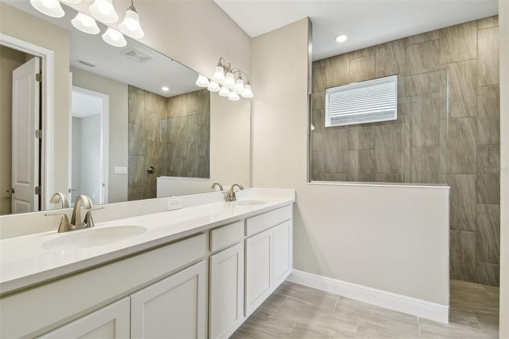 Bathroom, Dual Sink Vanities, Interior, Recessed Lighting