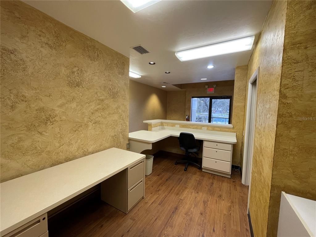 Home Office, Interior, Recessed Lighting, Wood Texture Flooring