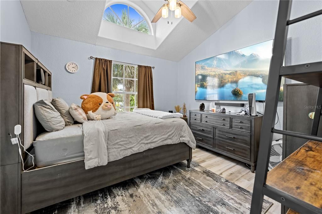 Bedroom, Interior, Water, Wood Texture Flooring