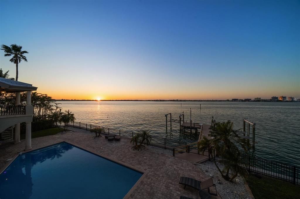 Exterior, Pool, Water