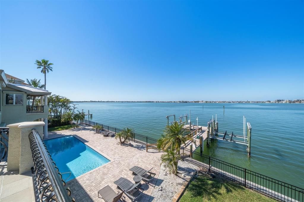 Exterior, Pool, Water