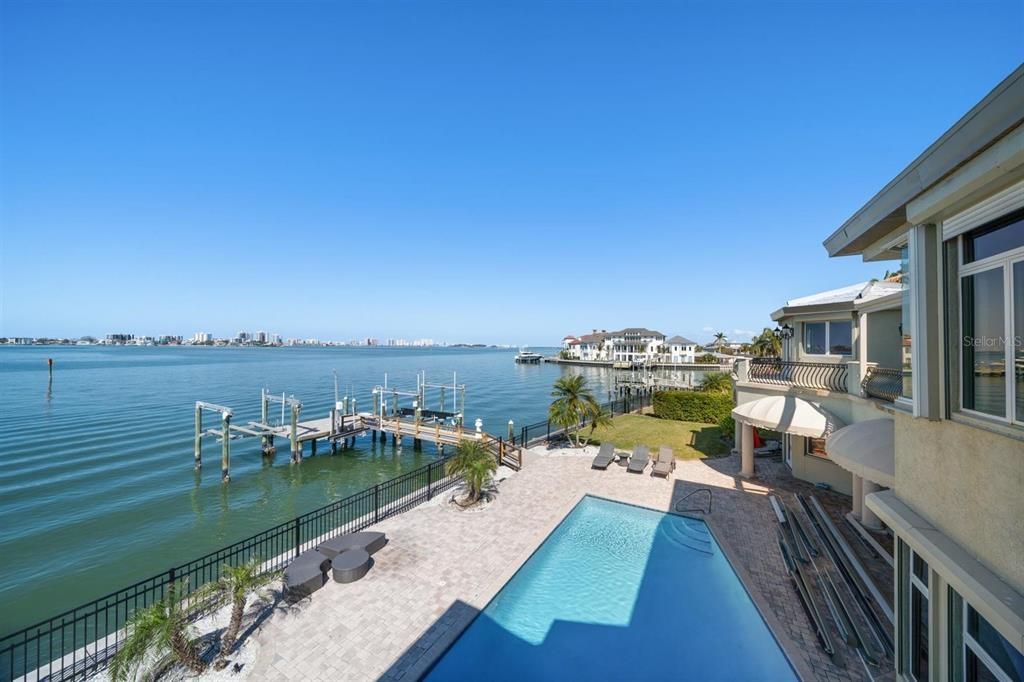 Exterior, Pool, Water