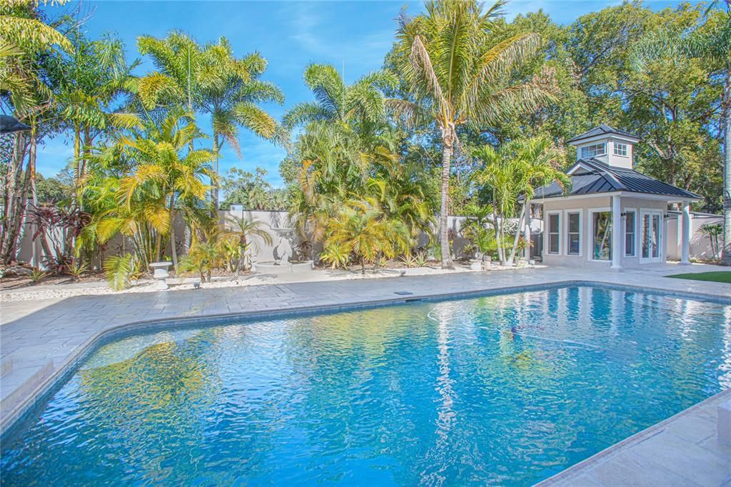 Exterior, Pool