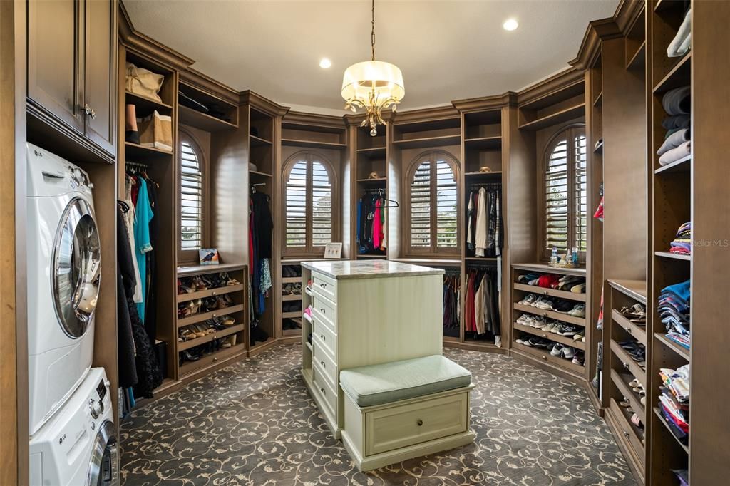 Chandelier, Interior, Pendant Lights, Recessed Lighting, Walk-in Closets, Washer