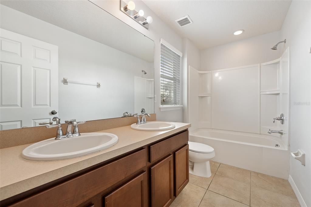 Bathroom, Dual Sink Vanities, Interior, Recessed Lighting