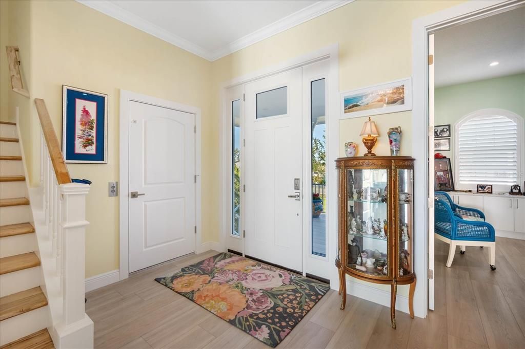 Interior, Recessed Lighting, Wood Texture Flooring