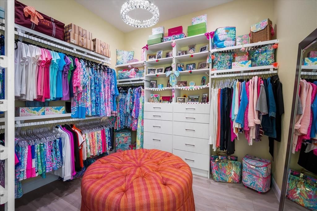 Interior, Pendant Lights, Walk-in Closets, Wood Texture Flooring