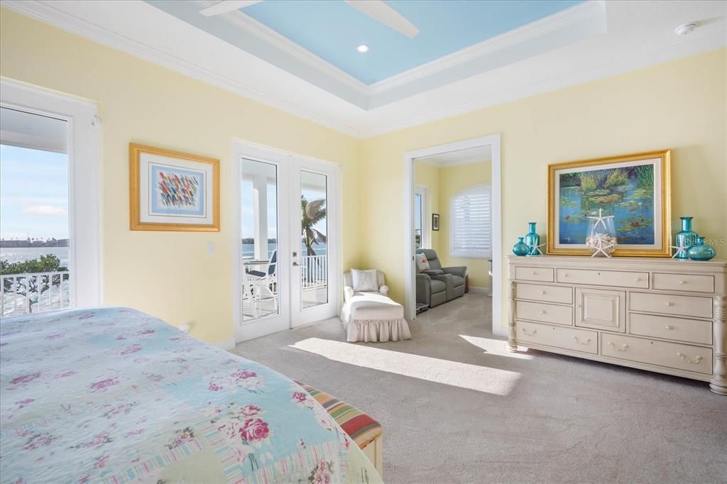 Bedroom, Interior, Recessed Lighting, Water