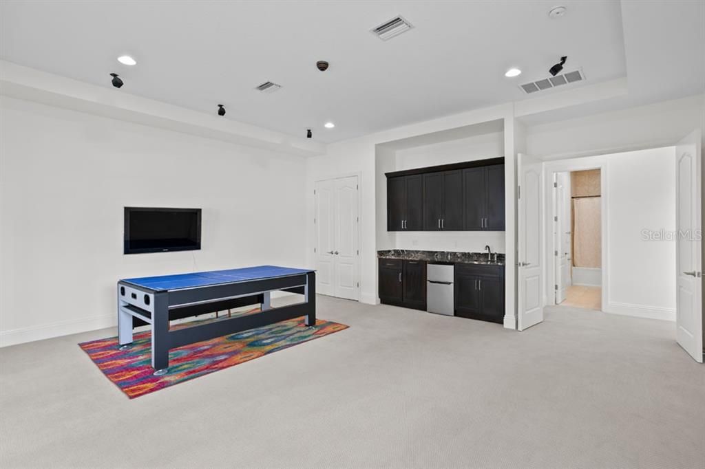 Game Room, Interior, Recessed Lighting