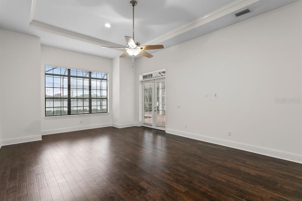 Empty room, Interior, Recessed Lighting, Wood Texture Flooring