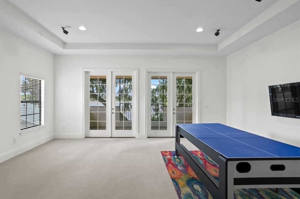 Game Room, Interior, Recessed Lighting