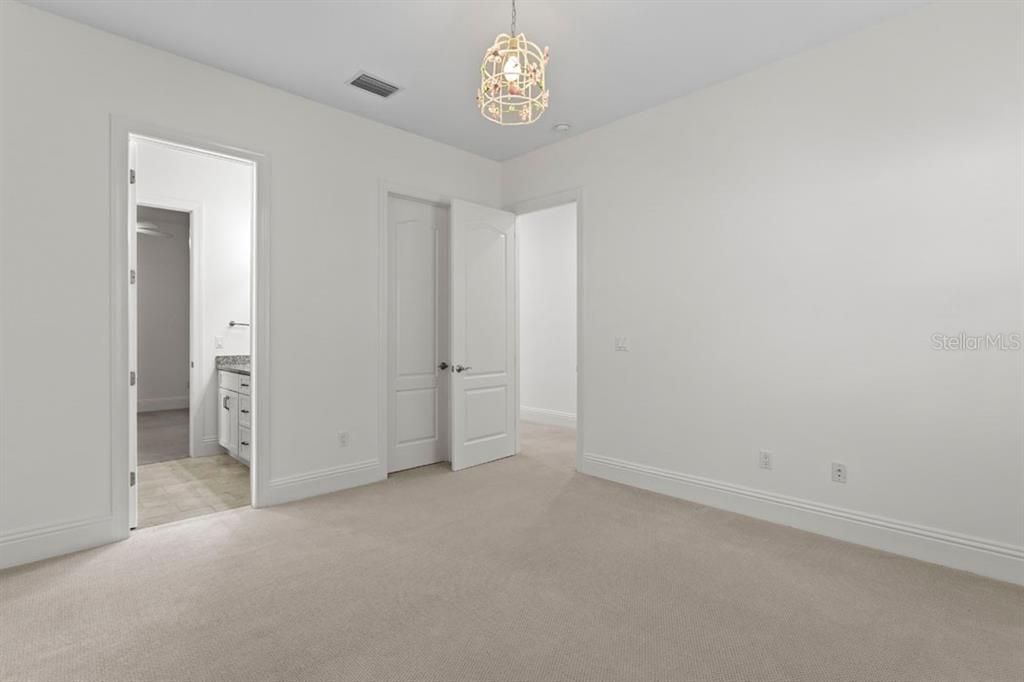 Empty room, Interior, Pendant Lights