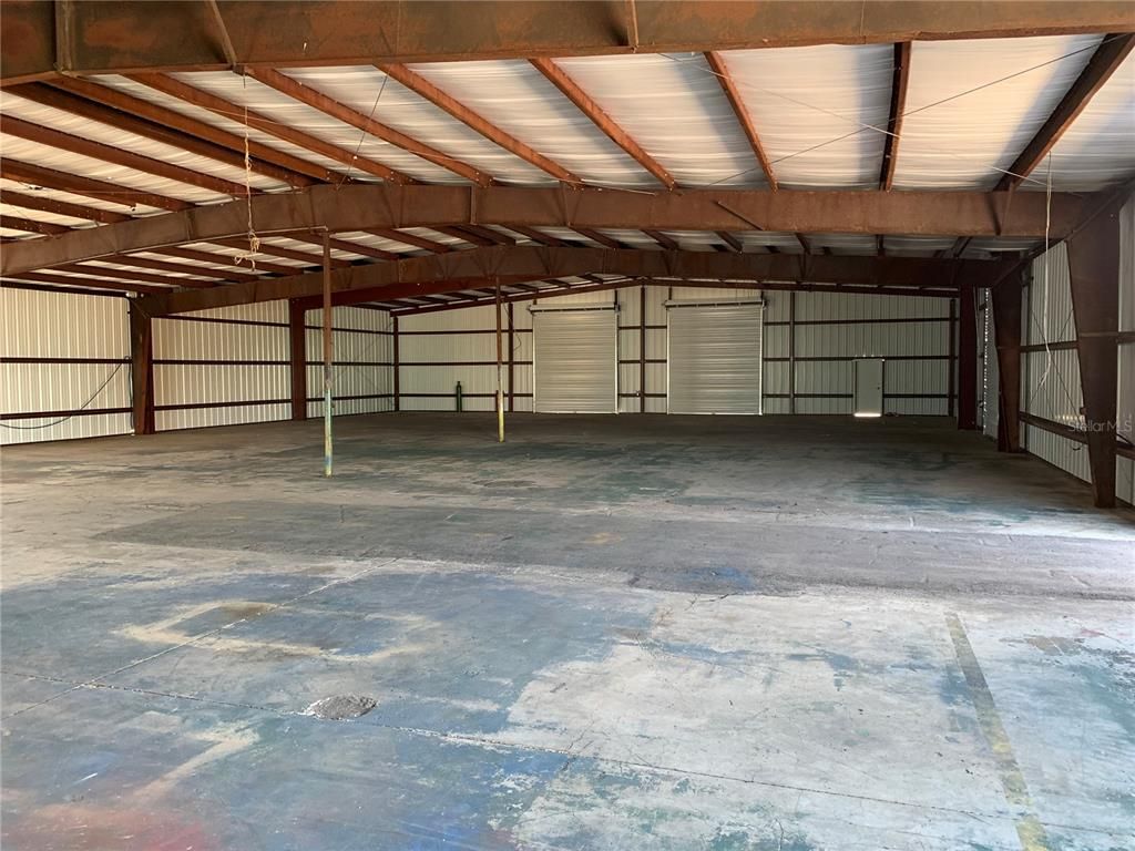 Garage, Interior, Wooden Beams