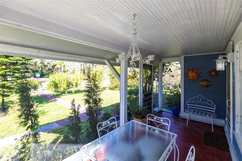 Chandelier, Dining room, Interior, Sun Room