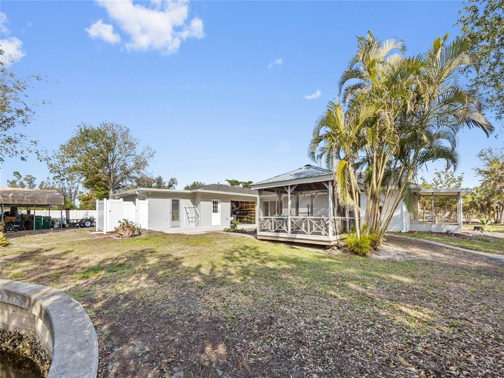 Backyard, Exterior