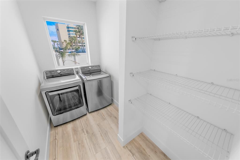 Interior, Washer, Wood Texture Flooring