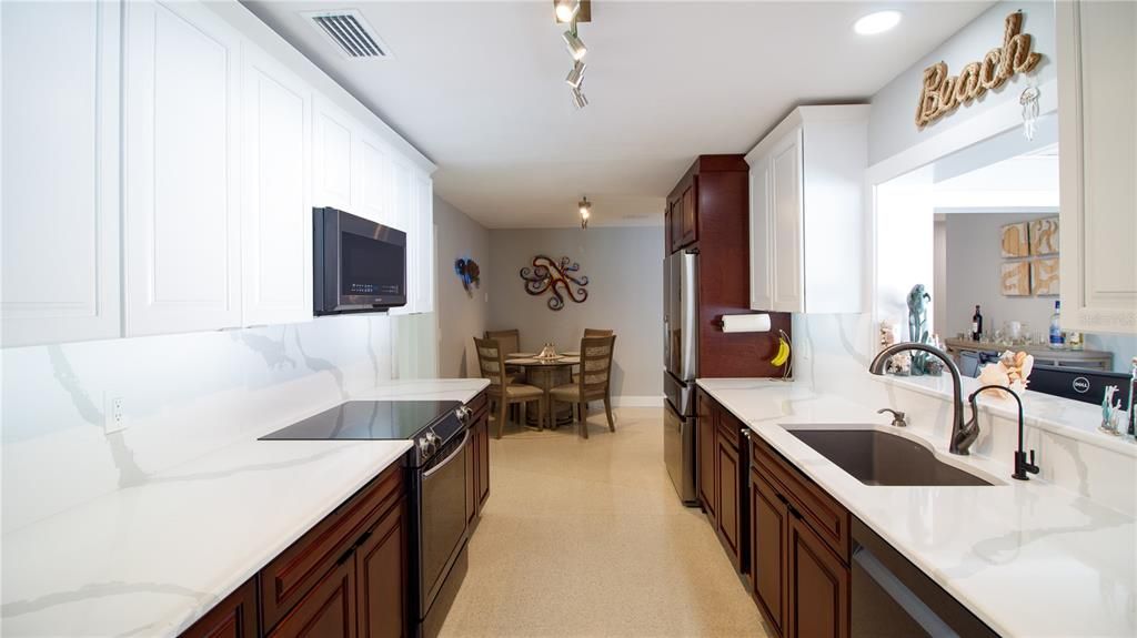 Dining room, Interior, Kitchen, Recessed Lighting