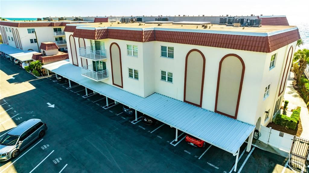 Exterior, Facade, None