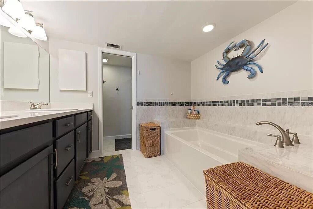 Bathroom, Dual Sink Vanities, Interior, Marble, Recessed Lighting