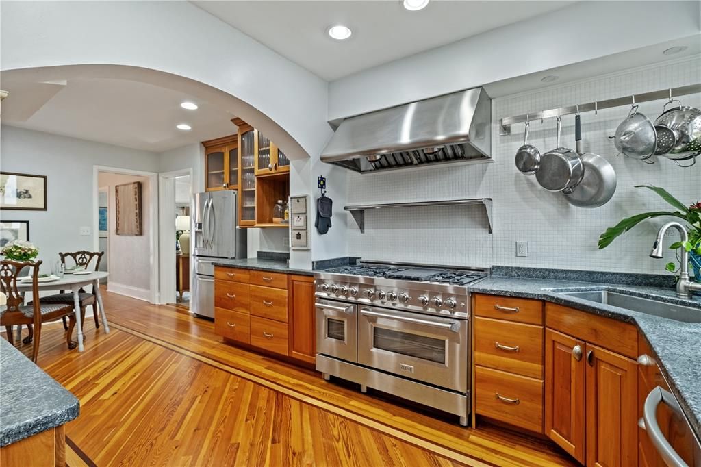 Dining room, Interior, Kitchen, Recessed Lighting, Stainless Steel Appliances, Wood Texture Flooring