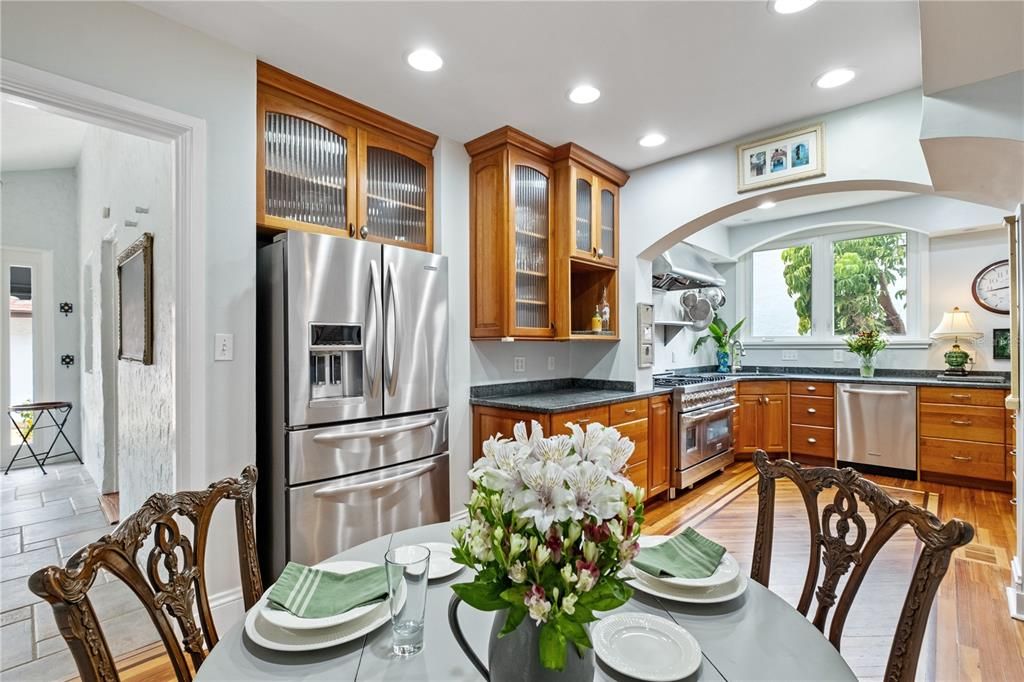 Dining room, Interior, Kitchen, Recessed Lighting, Stainless Steel Appliances, Wood Texture Flooring