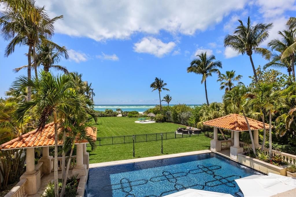 Exterior, Pool, Water