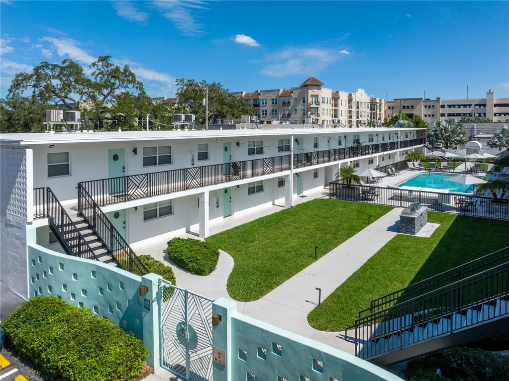 Exterior, Pool
