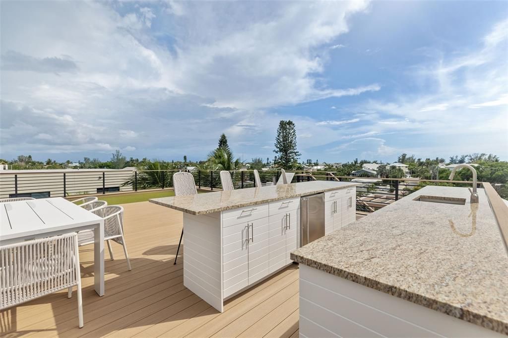 Exterior, Outdoor Kitchen