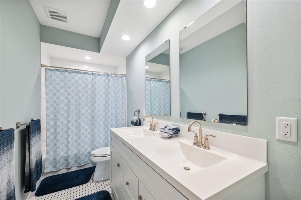 Bathroom, Dual Sink Vanities, Interior, Recessed Lighting