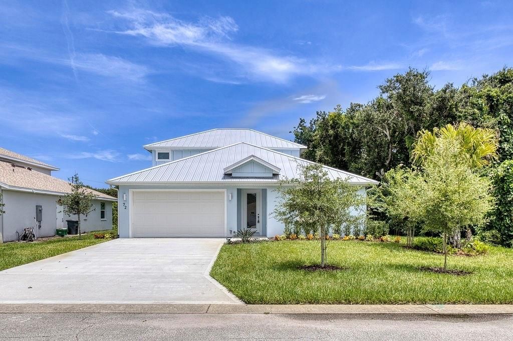 Attached, Exterior, Facade, Ranch
