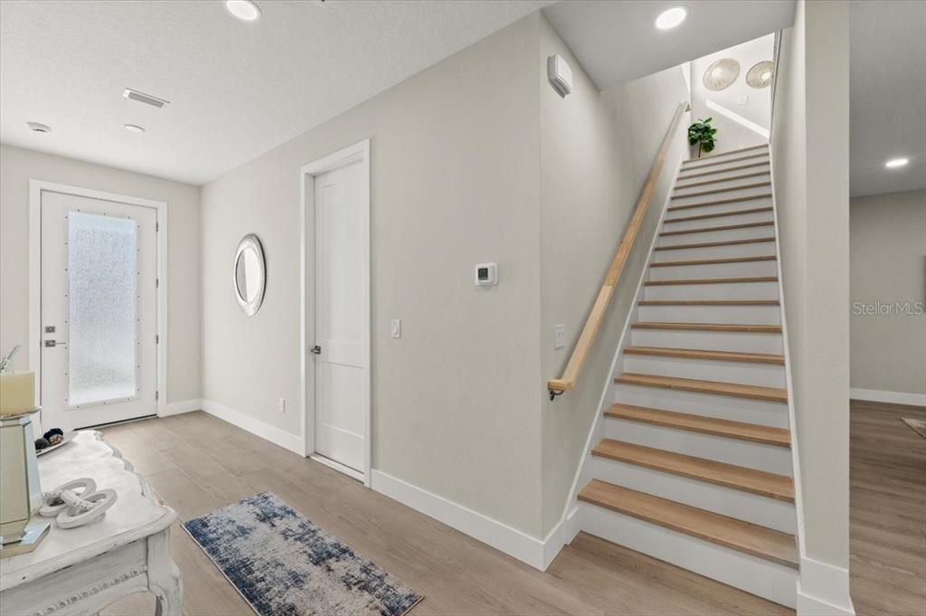 Interior, Recessed Lighting, Wood Texture Flooring