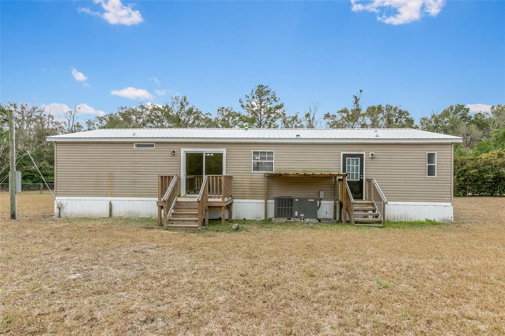 Backyard, Exterior