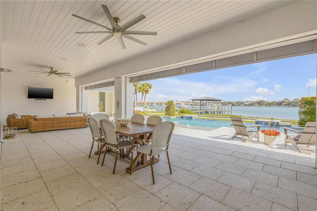 Dining room, Exterior, Pool, Water