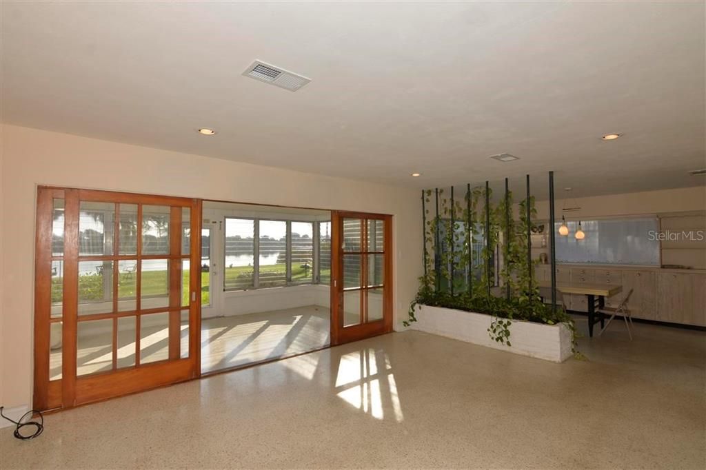Empty room, Interior, Pendant Lights, Recessed Lighting