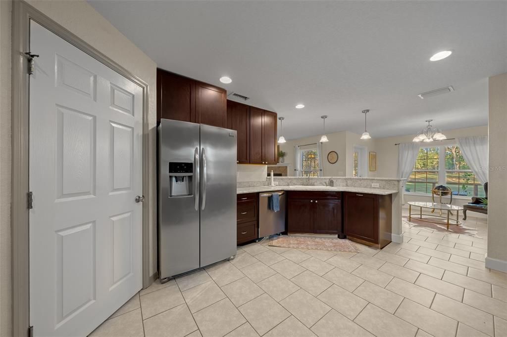 Dining room, Interior, Kitchen, Pendant Lights, Recessed Lighting, Stainless Steel Appliances