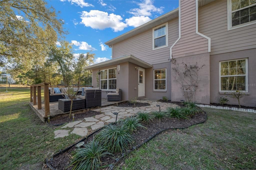 Backyard, Exterior
