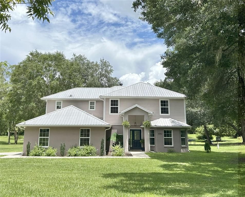 Backyard, Exterior, Facade, Farmhouse