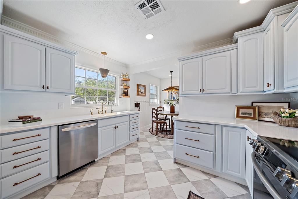 Dining room, Interior, Kitchen, Pendant Lights, Recessed Lighting, Stainless Steel Appliances