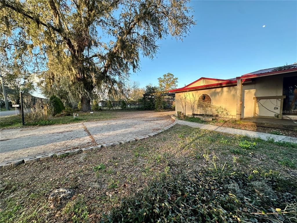 Backyard, Exterior