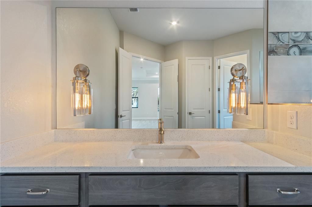 Bathroom, Interior, Recessed Lighting
