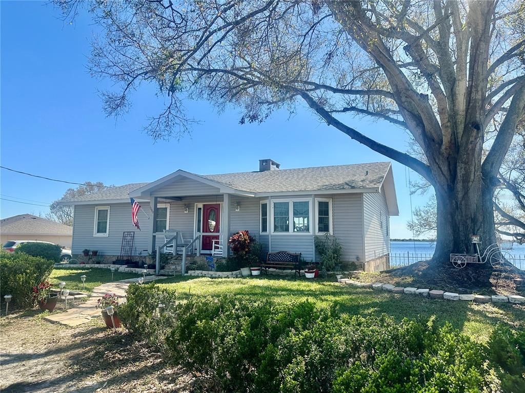 Backyard, Exterior, Facade, Ranch